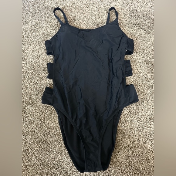 Shade & Shore sexy cut out one piece Swimsuit - Picture 1 of 5